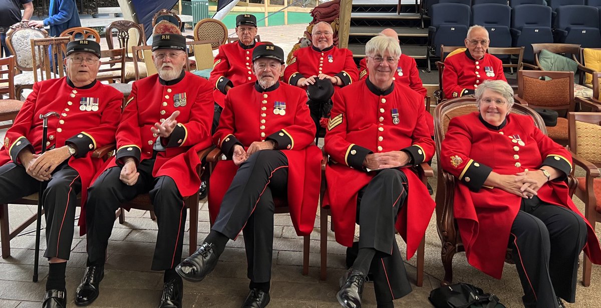 JamesOHP's tweet photo. Some very special guests with us for the Relaxed Matinee of Ruddigore @operahollandpk this afternoon. @RHChelsea https://t.co/qAbAyPDbKr
