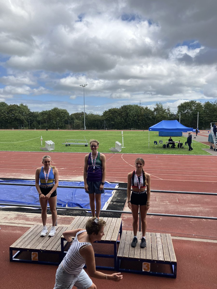 hltruns's tweet photo. #seaa #southerns champion U17W PV with 3.70, so close to the championship record as well with 3 close attempts at 3.81. 🏆 🥇 @RPSPE https://t.co/LrOjvGj6W6