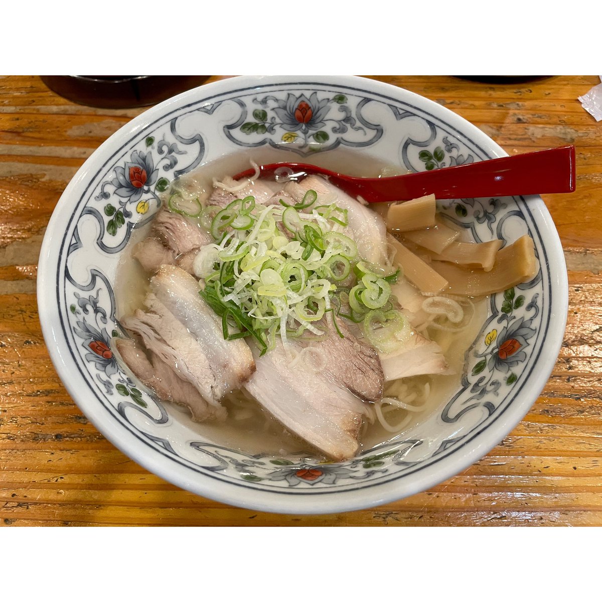 GeekandFreak_14's tweet photo. 「中華はせ川　金山店」

塩チャーシュー麺。

飲んだ後の締めにちょうどいいラーメンでした。

#らーめん　#名古屋 https://t.co/BqwsiUwELn