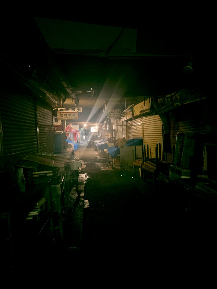 _pokosuke_'s tweet photo. 大阪鶴��のコリアンタウン
商店街はお休みだったけど、これはこれでめっちゃいい雰囲気✨

#大阪　#鶴橋　#コリアンタウン　#関西　#旅行 https://t.co/rwI4HjGD0n