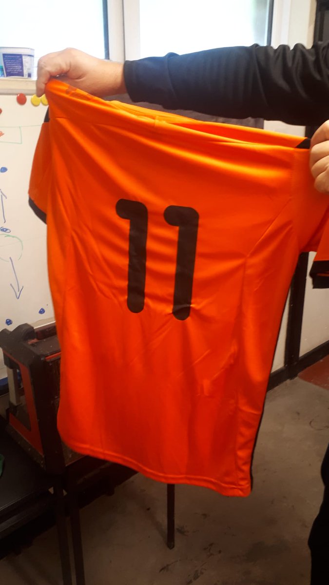 OxenhopeRecFC's tweet photo. We are delighted to mark the 1st day of the season  by announcing that our partnership with local #mentalhealth organisation @ItsWorthTalking is to continue for a further 2 seasons. 💚🧡

#TM11 forever remembered #ItsWorthTalkingAbout https://t.co/8kCIFId0Bn https://t.co/OkcpK35dwf