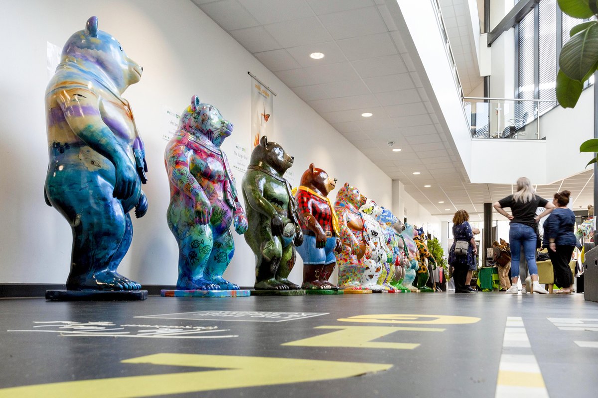 chswbearhunt's tweet image. 🎨🐻 Relive the incredible launch of the Bear Hunt! ⏳🌈 Don't miss out as we near the end date, mid-Sept, creating an urgent call to explore the trail before the auction (get in touch). 🚀🐾 Let's make these moments unforgettable!💚 #chswbearhunt #chswbearsthatcare #chsw @CHSW