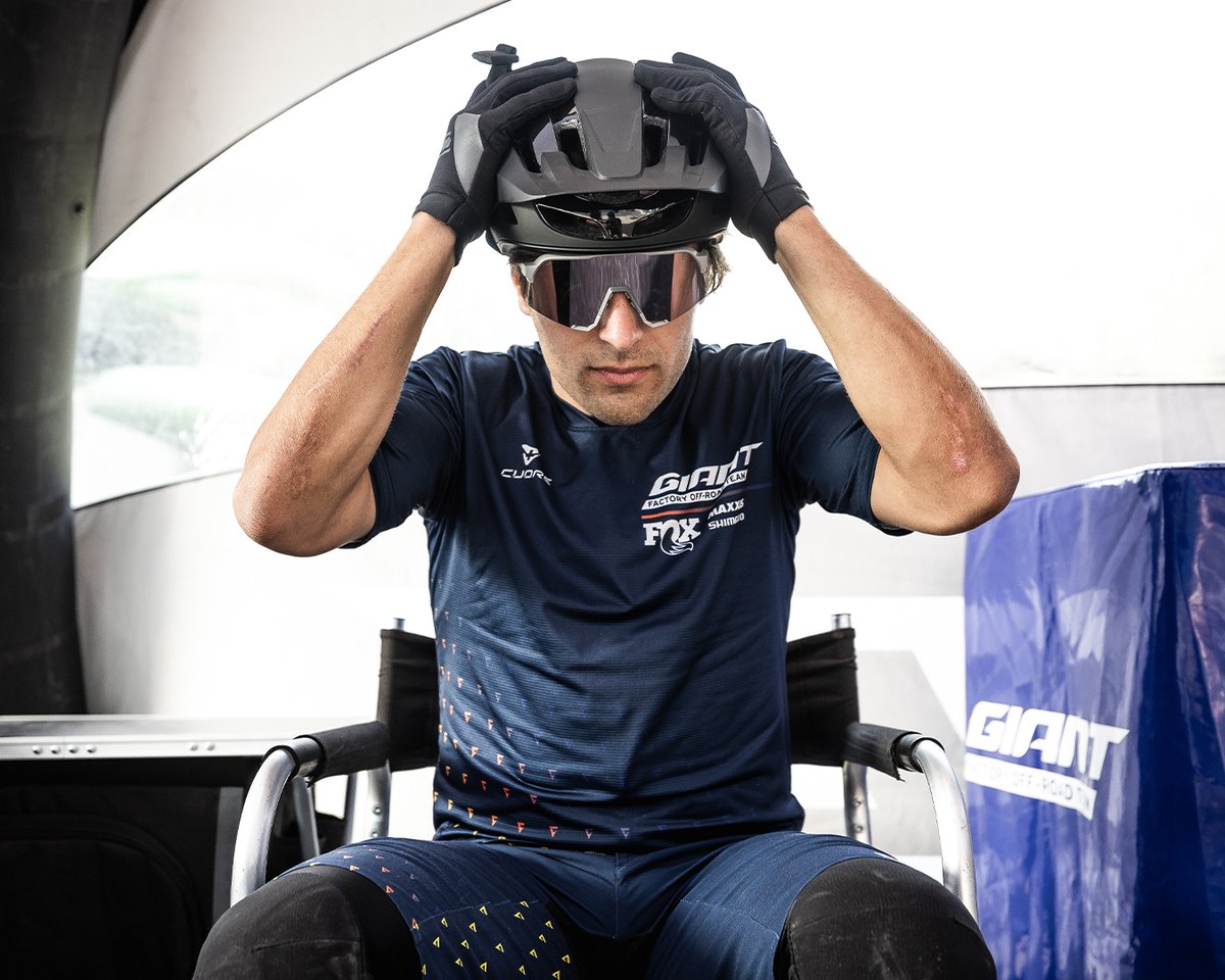 ridegiantbikes's tweet photo. The all-new Rail helmet features a four-position, snap-in height adjustment system combined with supple, lightweight straps and a handy Fidlock® buckle for a comfortable fit.
Discover more → https://t.co/fyfQtXOwzk
#ConquerWithConfidence #RideUnleashed https://t.co/M6fWHlnx5F