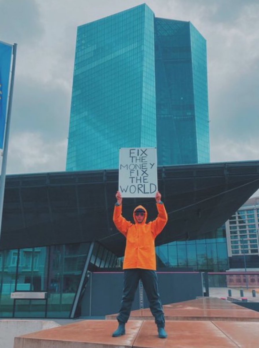 📸 “FIX THE MONEY FIX THE WORLD” outside the European Central Bank 🇪🇺 # Bitcoin