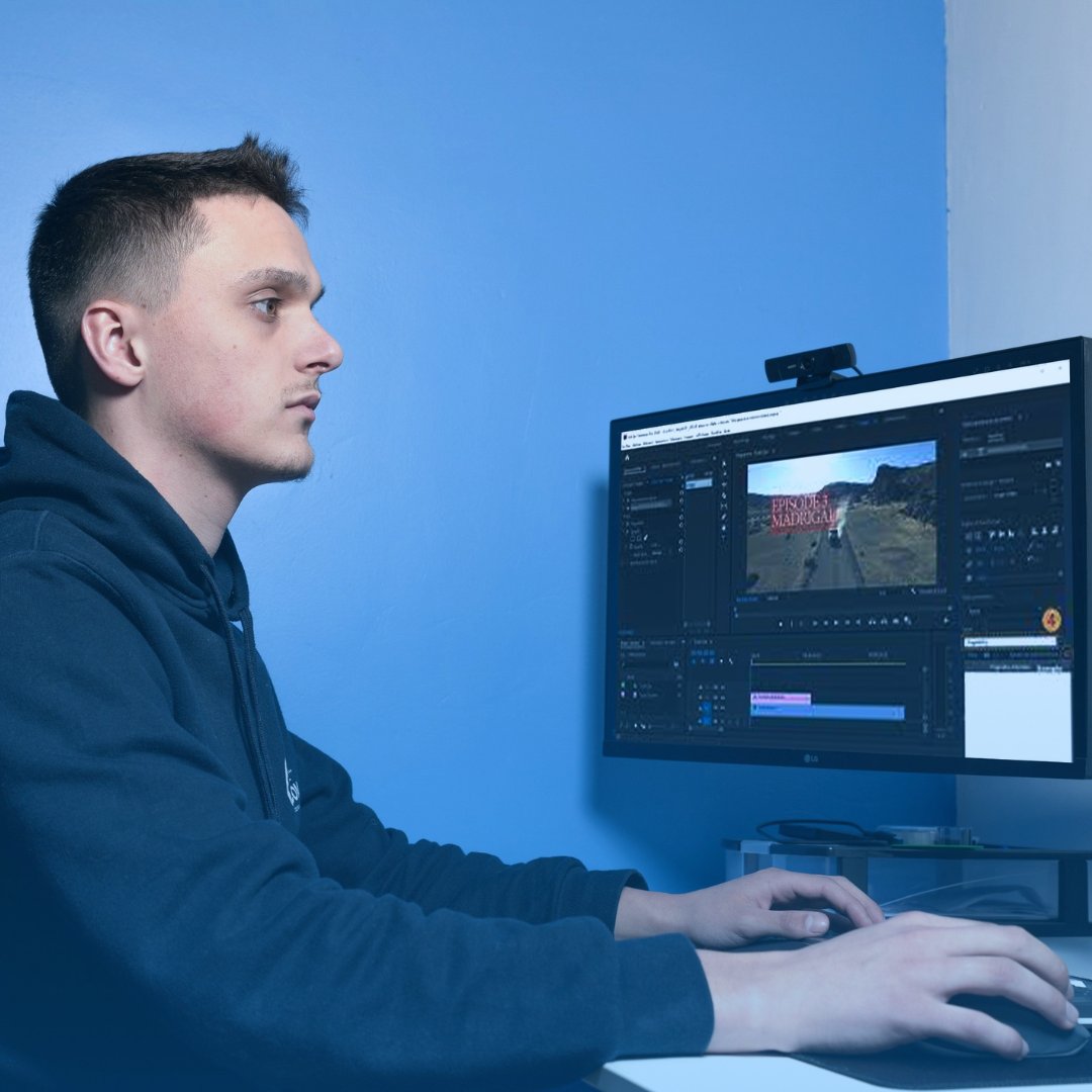 CYL_COM's tweet photo. Le saviez-vous❓ 

L'adoption du format vertical peut augmenter le nombre de vues de 507%.

Et oui, nous sommes tous accros au "scroll". Alors ne manquez pas l'opportunité de cibler votre clientèle avec des vidéos ! 🎬 https://t.co/NeQIqbt7Qk