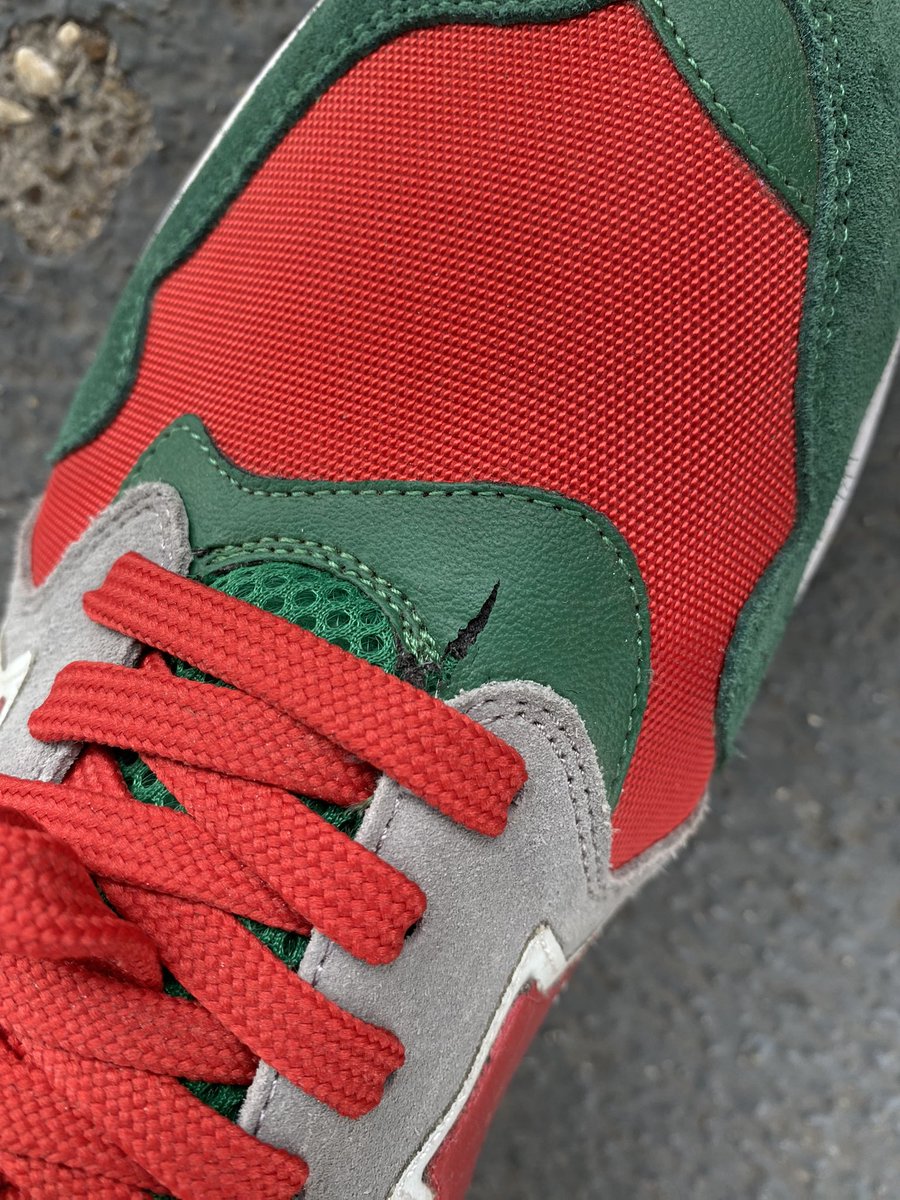 MotoBurbs's tweet photo. @AtlanticStarsSh Hello. I have worn these shoes 3 times and they have cracked in the same place in both shoes: https://t.co/OOhc13FF1v