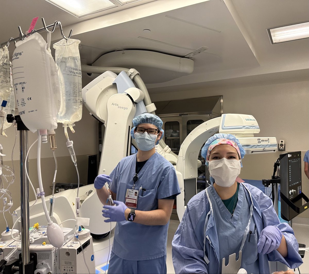 RMotaganahalli's tweet photo. Learning knows no boundaries. Team @IU_Surgery @iu_vascular @IUCVInstitute @IUHealthPhys @iu_ctsurgery that supports sharing knowledge ,technical skills and collaboration . Our team took part in EVL 7.0 live conference in New Delhi hosted by @sgrhindia @drvsbedi @Vascular_India https://t.co/GugHYCLiTl