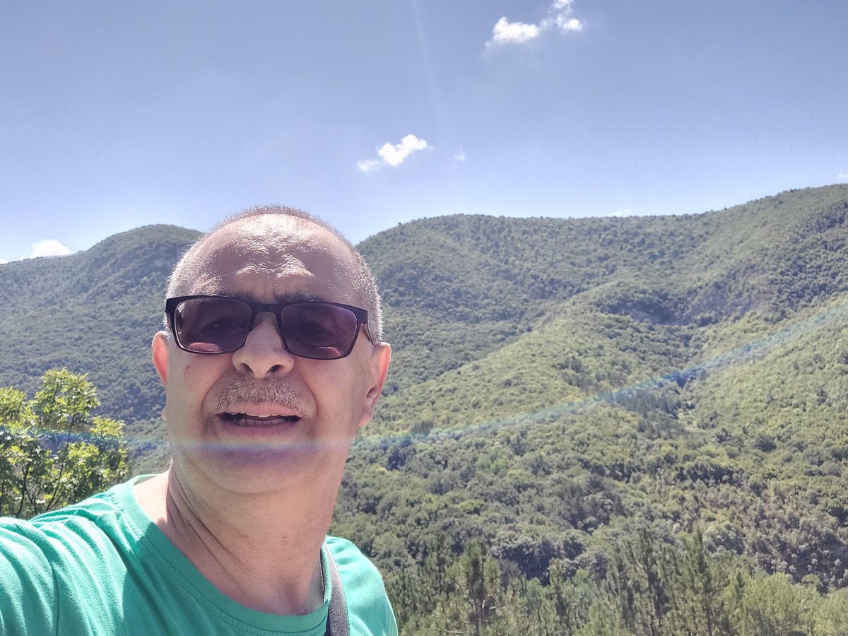 stevan1967's tweet photo. Lipsao sam ti moja Slavice ,kad ti LALA kaže....mnogo bre visoka ova planina #Ozren ......🙃😉🤩 https://t.co/R8j1LH4Hkh