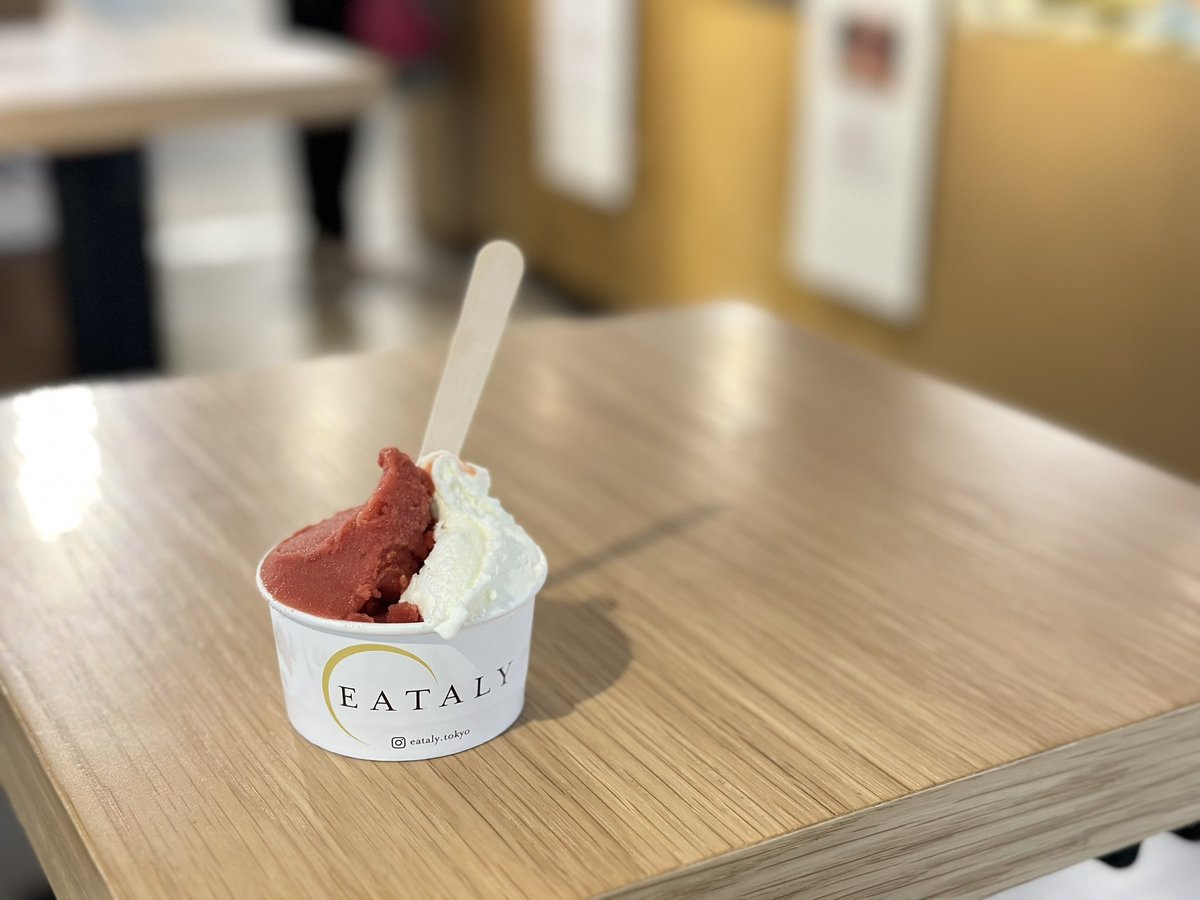 frozenmandarin's tweet photo. ジェラートうますぎる〜!!! #東京駅 #丸の内 #EATELY https://t.co/QA1Ut7jcNF