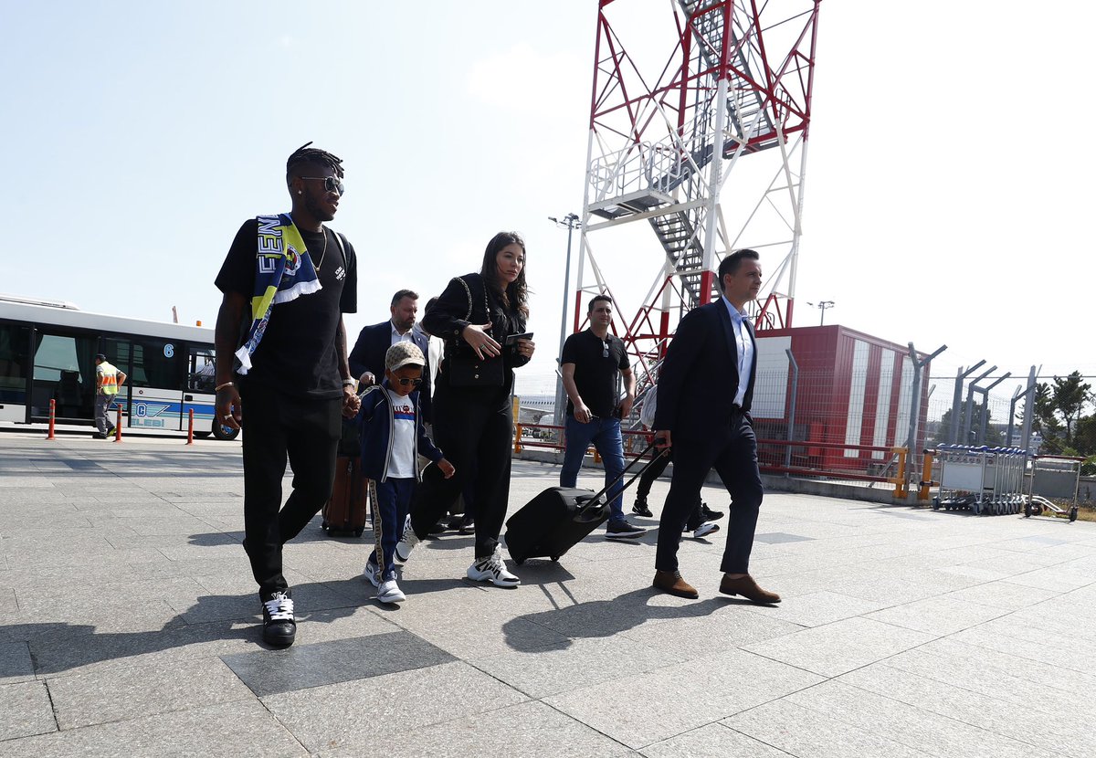 Fred, sağlık kontrolünden geçmek ve ileri transfer görüşmeleri için İstanbul’a geldi.

🔗 fenerbahce.org/haberler/futbo…
