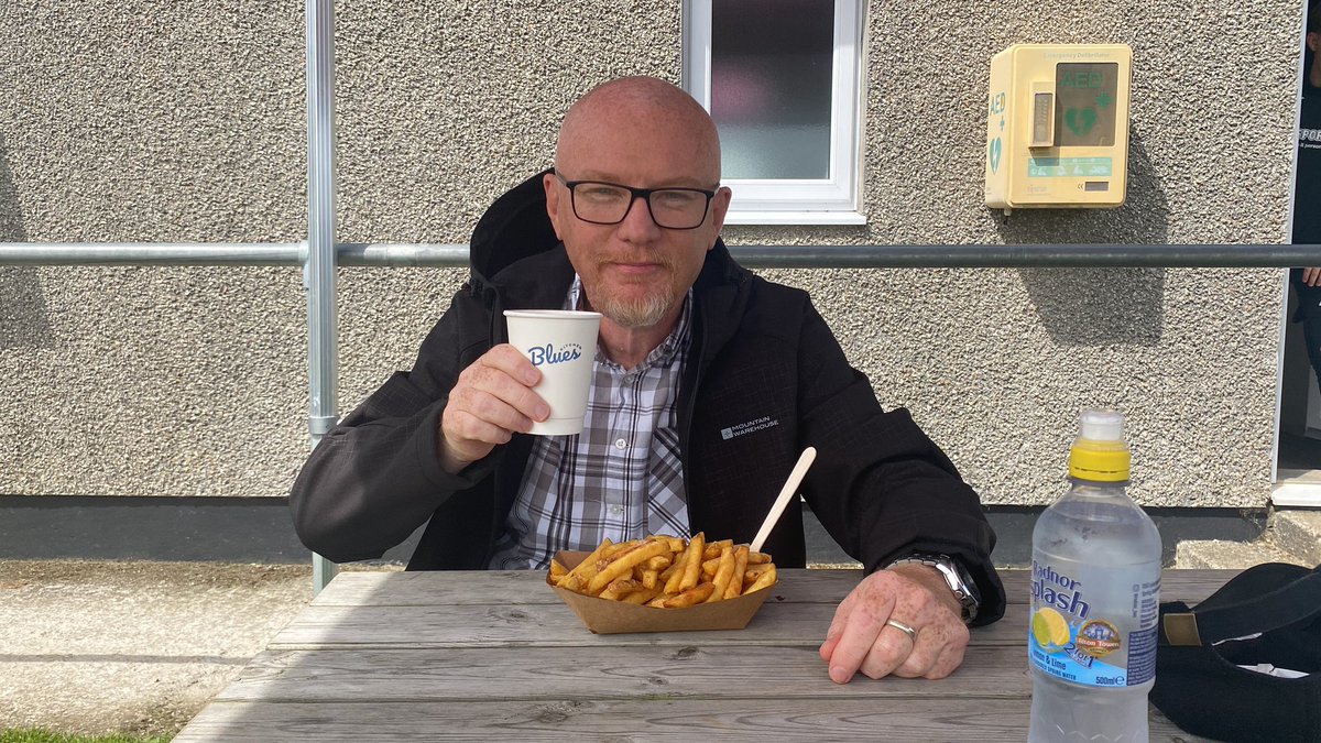 Here safe.. Helston v Bridgwater..but 1st some lunch, thanks @hafc_bluesfood as always, outstanding..#cornishfootball