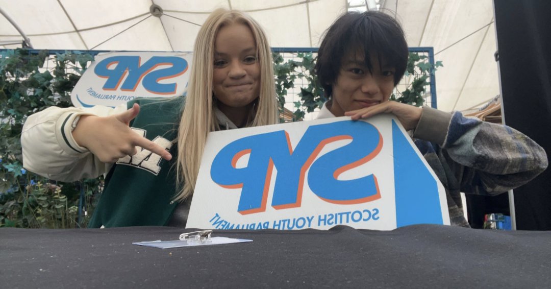 Mark Chan (@markmlchan) on Twitter photo Happy International #YouthDay peeps🥳. Thank you to @CrisantosMSYP for making me take a trip down memory lane and to see how far I've come, enjoy 3 kinda chaotic photos.
<a href="/PaigeHollandxo/">Paige Holland</a> @finlay_msyp and <a href="/TamsinGoldMSYP/">Tamsin Gold MSYP</a>, forcing y'all to do the same🙏🙏 Happy International #YouthDay peeps🥳. Thank you to @CrisantosMSYP for making me take a trip down memory lane and to see how far I've come, enjoy 3 kinda chaotic photos.
<a href="/PaigeHollandxo/">Paige Holland</a> @finlay_msyp and <a href="/TamsinGoldMSYP/">Tamsin Gold MSYP</a>, forcing y'all to do the same🙏🙏