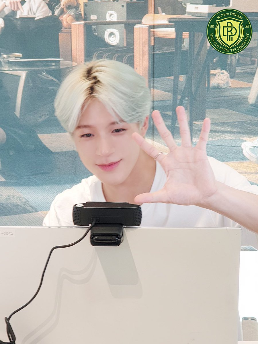 light2__'s tweet photo. 착하게생김 https://t.co/VHx1prqRZC