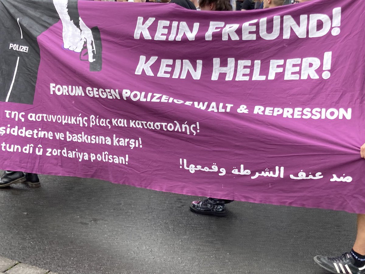 CrossSolidarity's tweet photo. Demonstration in Gedenken an Mouhamed Lamine Dramé, erschossen von Polizisten am 8.8.2022 in #Dortmund, geht mit über 1000 Menschen los.
#Justice4Mouhamed https://t.co/jaypBpFSwe