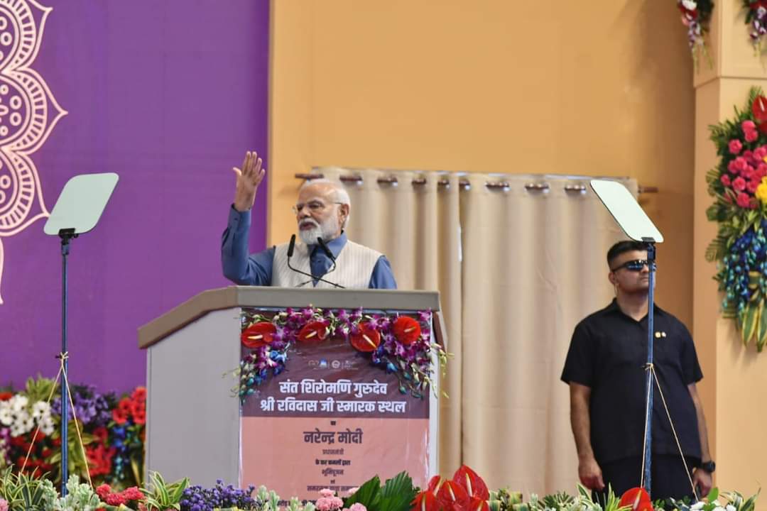 jalamsing_patel's tweet photo. आज देश के यशस्वी व लोकप्रिय प्रधानमंत्री आदरणीय मा.श्री @narendramodi जी ने सागर के बड़तूमा में ₹100 करोड़ की लागत से बनने वाले संत शिरोमणि रविदास जी के भव्य मंदिर एवं स्मारक के निर्माण कार्य का भूमिपूजन किया। 
#रविदासधाम_मध्यप्रदेश https://t.co/rtsoUMBx8W