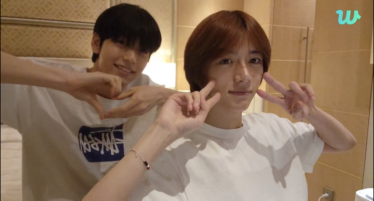 txtarchivee's tweet photo. 🐰 *beomgyu heart*
🧸 *soobin peace* https://t.co/Hx8tpfFqcO
