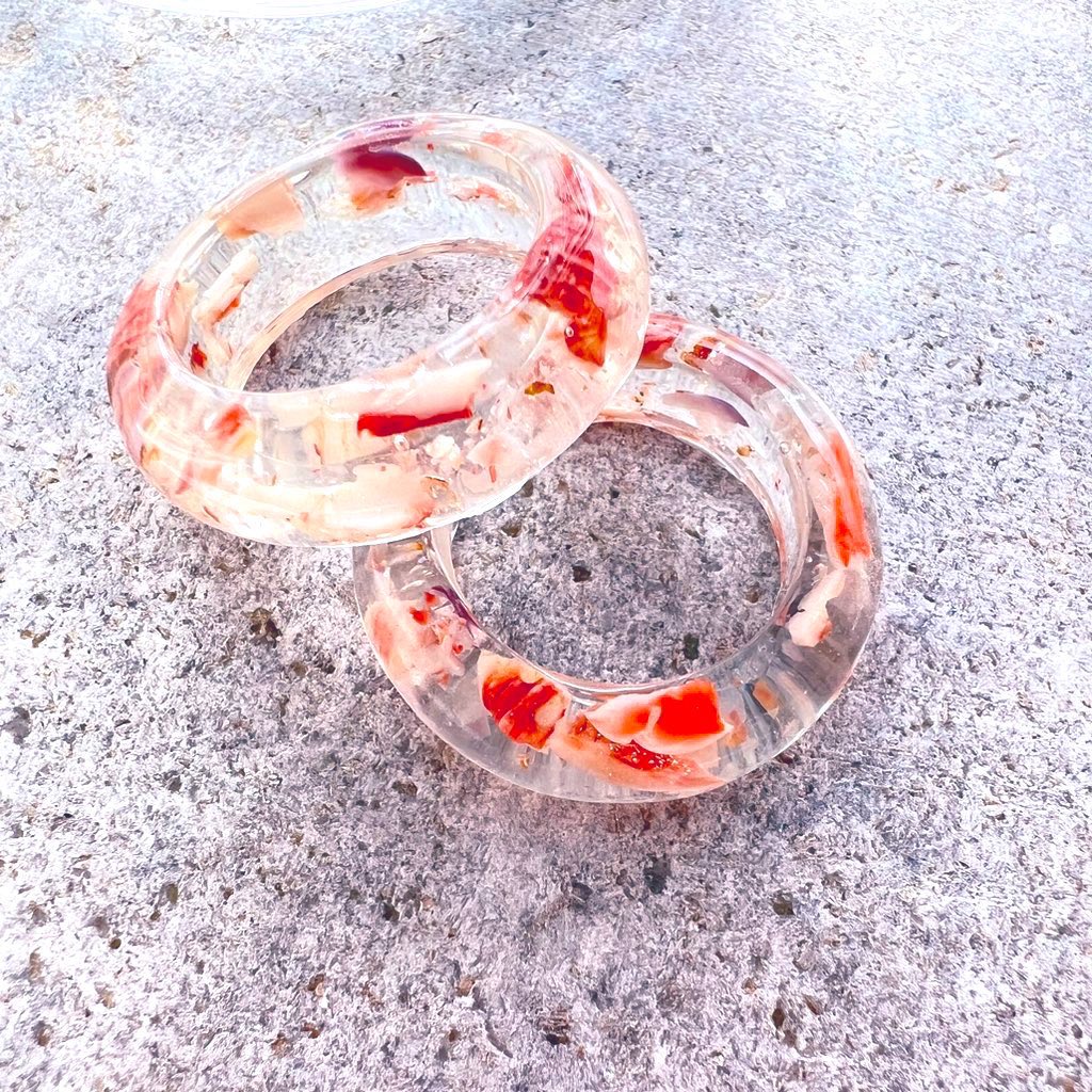 Seair_000's tweet photo. #ド直球に言いますがフォローしてください
シーグラス���身につけられるように
アクセサリーにしています🧊
磨りガラスのようなシーグラスや
透明感のあるシーグラス、たまーに貝殻を使ってみたり……✧*｡
たった一つのあなただけのアクセサリーを見つけてみませんか？ https://t.co/RAOJ9qTlD5