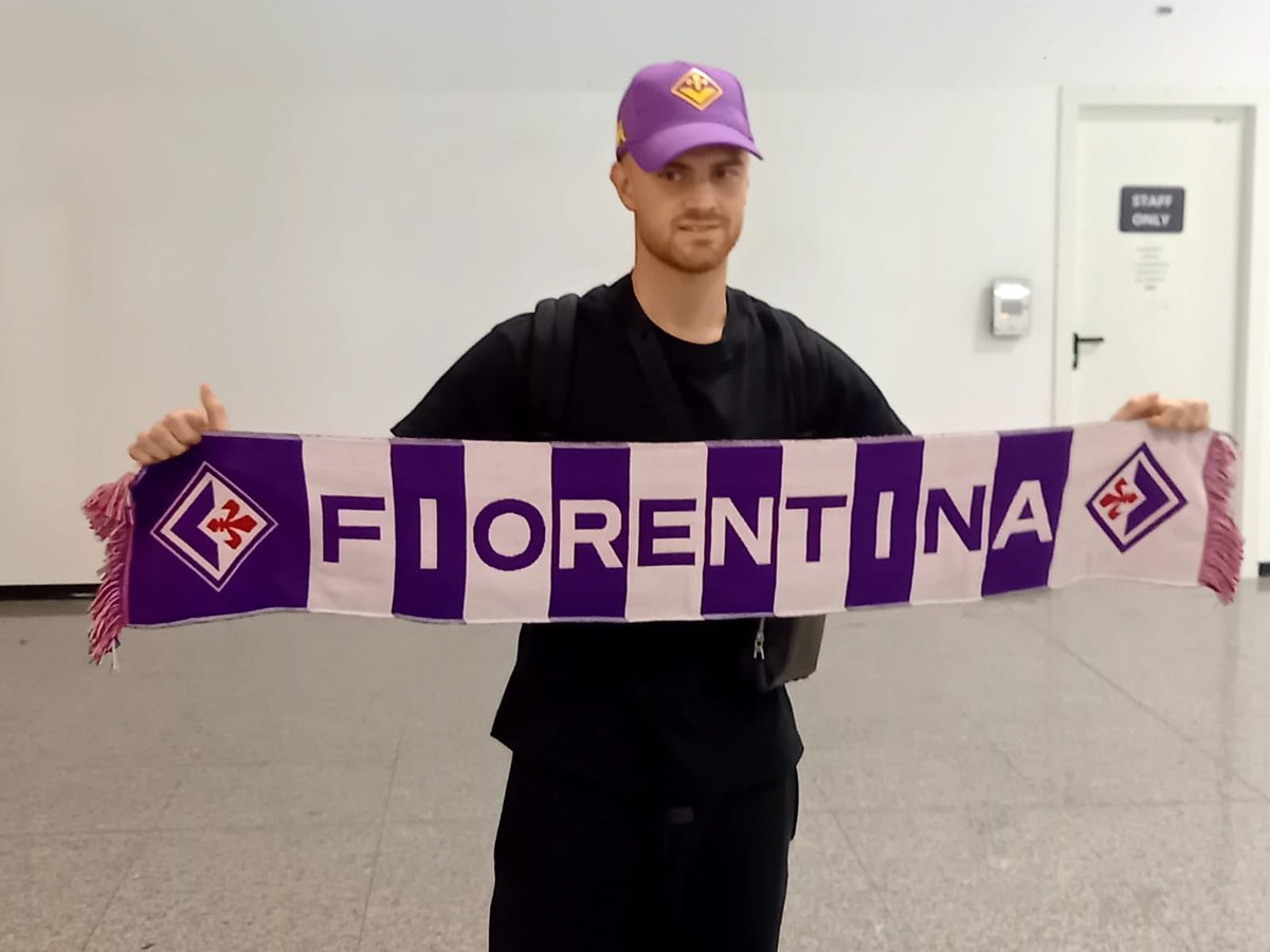Fiorentinaaraby's tweet photo. لوكاس بلتران حط الرحال في روما.. في الطريق إلى فلورنسا. مقاتل أرجنتيني جديد ينضم إلى كتيبة الفيولا قادما من ريفر بليت 💜⚜️🇦🇷
#Fiorentina 
#Beltran
#RiverPlate https://t.co/FX5K2ekDYT