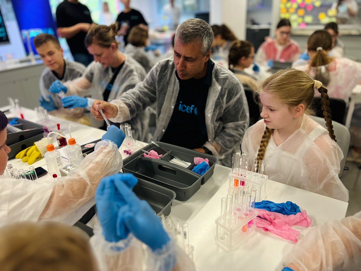 himuratsahin's tweet photo. Saturday well spend with a catch up class in Lviv , interactive learning, practical lessons are key to bring back children to schools #foreverychild #Education @UNICEF_UA #back2learning Diyakuyu Lviv Openlab https://t.co/Ed2AgBZ2po
