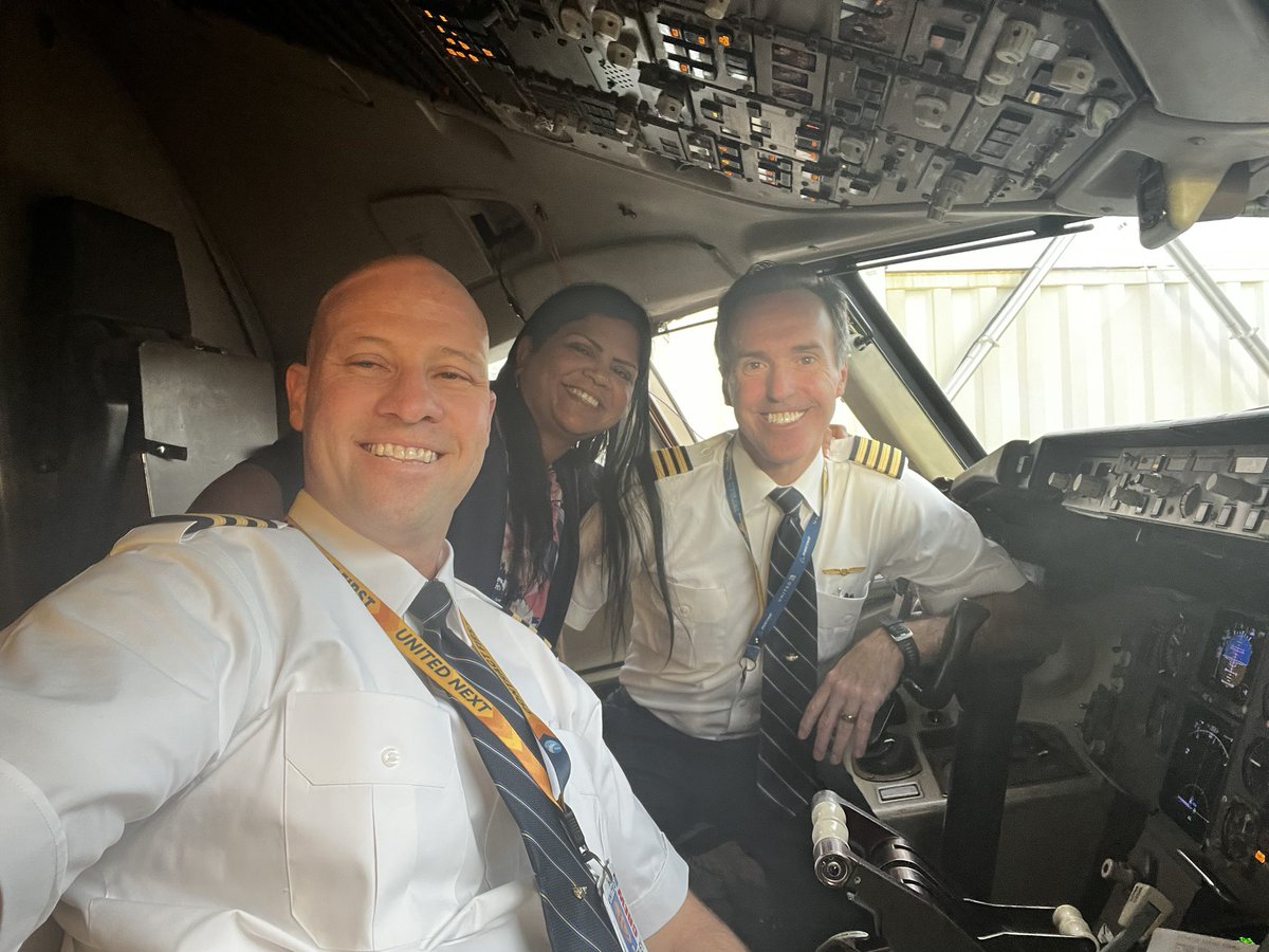 Vanessa.Lindstrom (@velindstrom) on Twitter photo Shout out to my colleagues Captain Park Learned for the awesome gate announcement and invitation to see him in the cockpit. Made my day - best way to start vacation!! Love my job ❤️. Nice meeting FO Bradley Premer too! <a href="/united/">United Airlines</a> #GoodLeadstheWay #FoodSafety Shout out to my colleagues Captain Park Learned for the awesome gate announcement and invitation to see him in the cockpit. Made my day - best way to start vacation!! Love my job ❤️. Nice meeting FO Bradley Premer too! <a href="/united/">United Airlines</a> #GoodLeadstheWay #FoodSafety