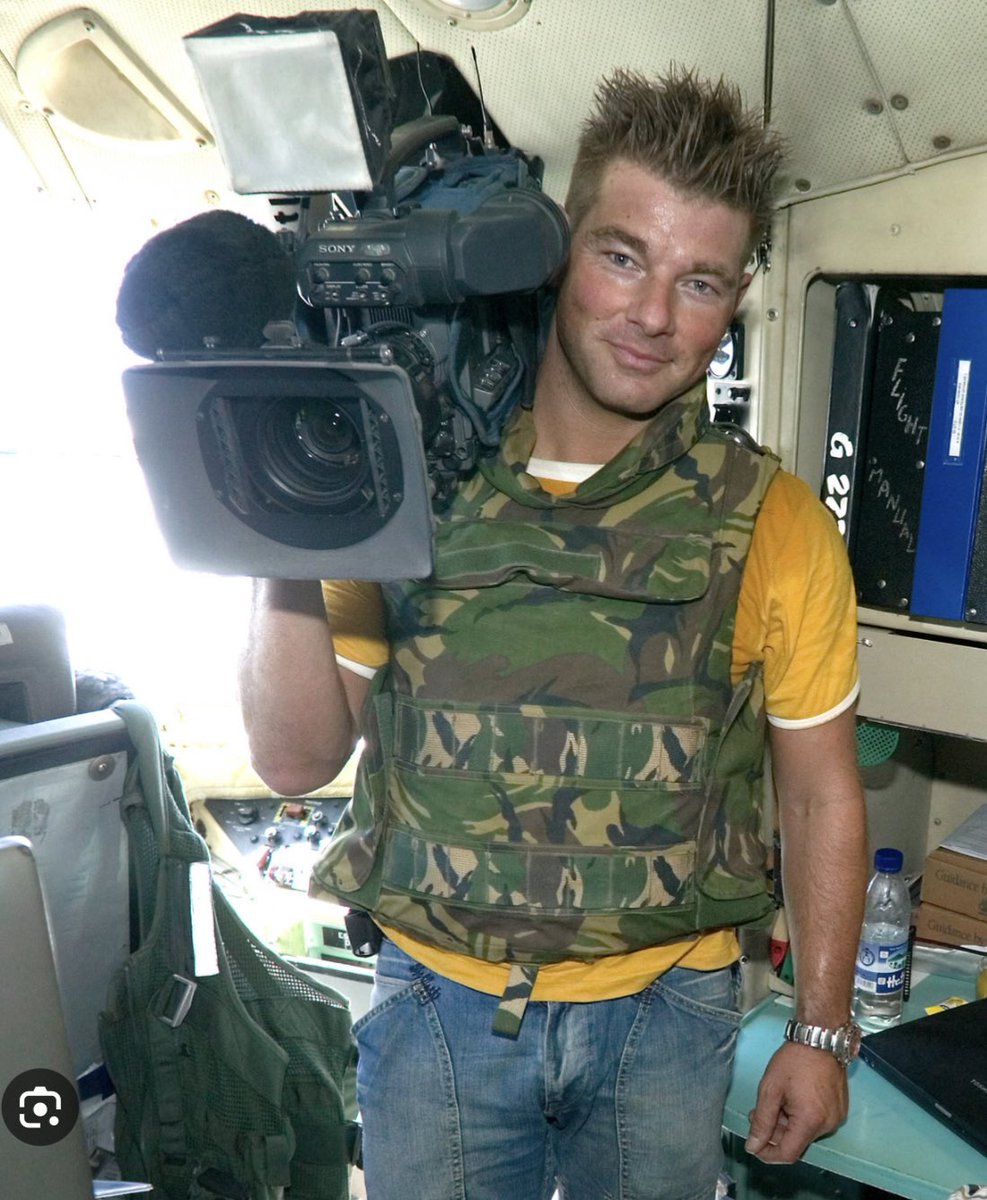 We missen je, Stan! 
Cameraman, rouwdouwer, grappenmaker, man van veel vriendschappen Stan Storimans werd 15 jaar geleden gedood door een Russische clusterbom terwijl hij verslag deed van Poetins inval in Georgië.