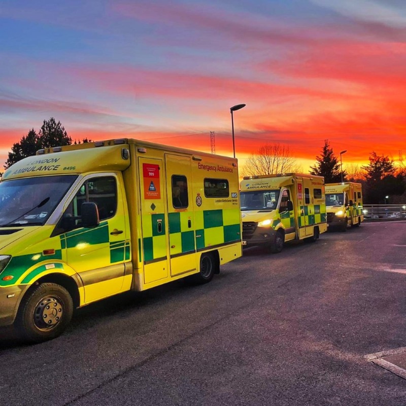 Ldn_Ambulance's tweet photo. New month, new job? 

We're always hiring at #TeamLAS ✅

Find a career that works for you 👇

#JobSearch #LondonJobs #SundayMotivation