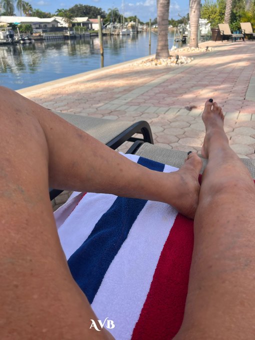 I could handle this everyday! More pics from Fetish Con later. https://t.co/eqtLFREKnT