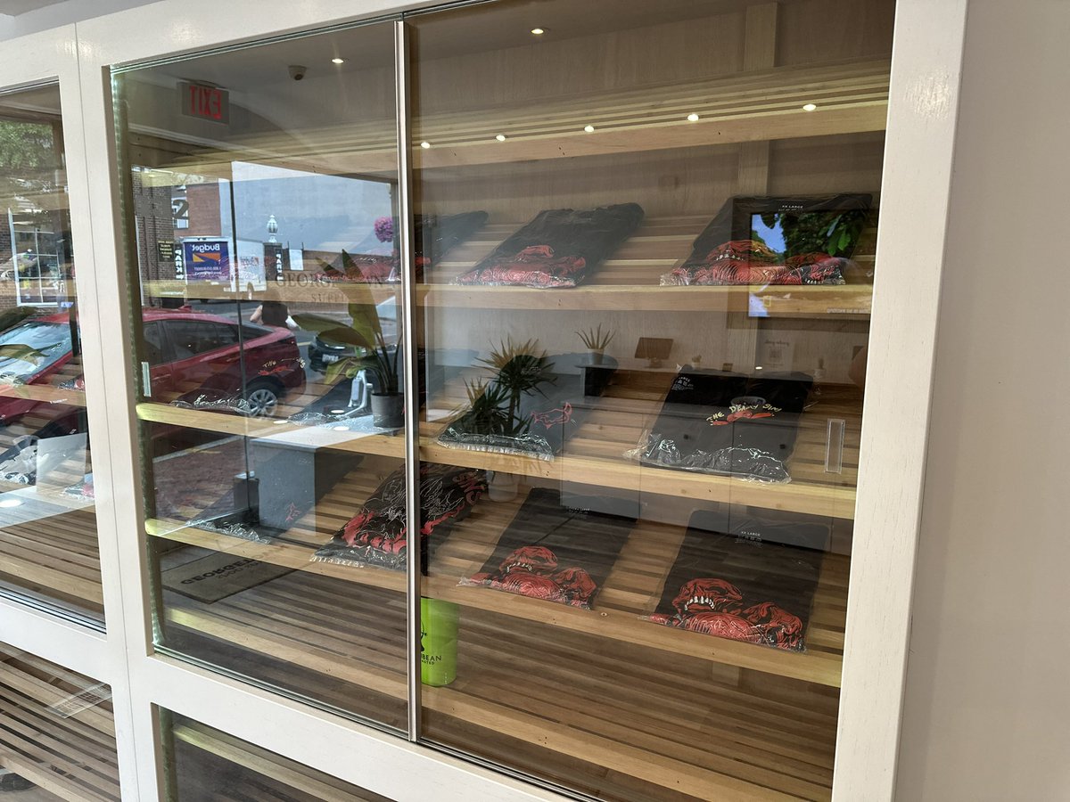 dang_bc's tweet image. With real world #art @_AskNemo 
@VivalaCoinBTC @chefofdef @JustAKrill @ChipDapper @Thatgirlglo @caffinusmaximus @LucidCiC @FarmerNash_ 🔥🔥🔥