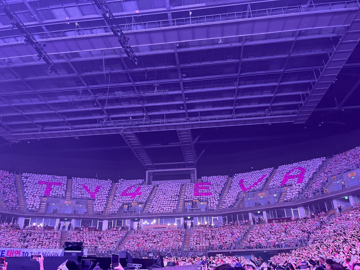 xiancao_o's tweet photo. สวยมากกกกกก 🩷
#TY4EVA
#TAEYEON_TheODDOfLOVE_in_BKK https://t.co/8WpVMsQTpv