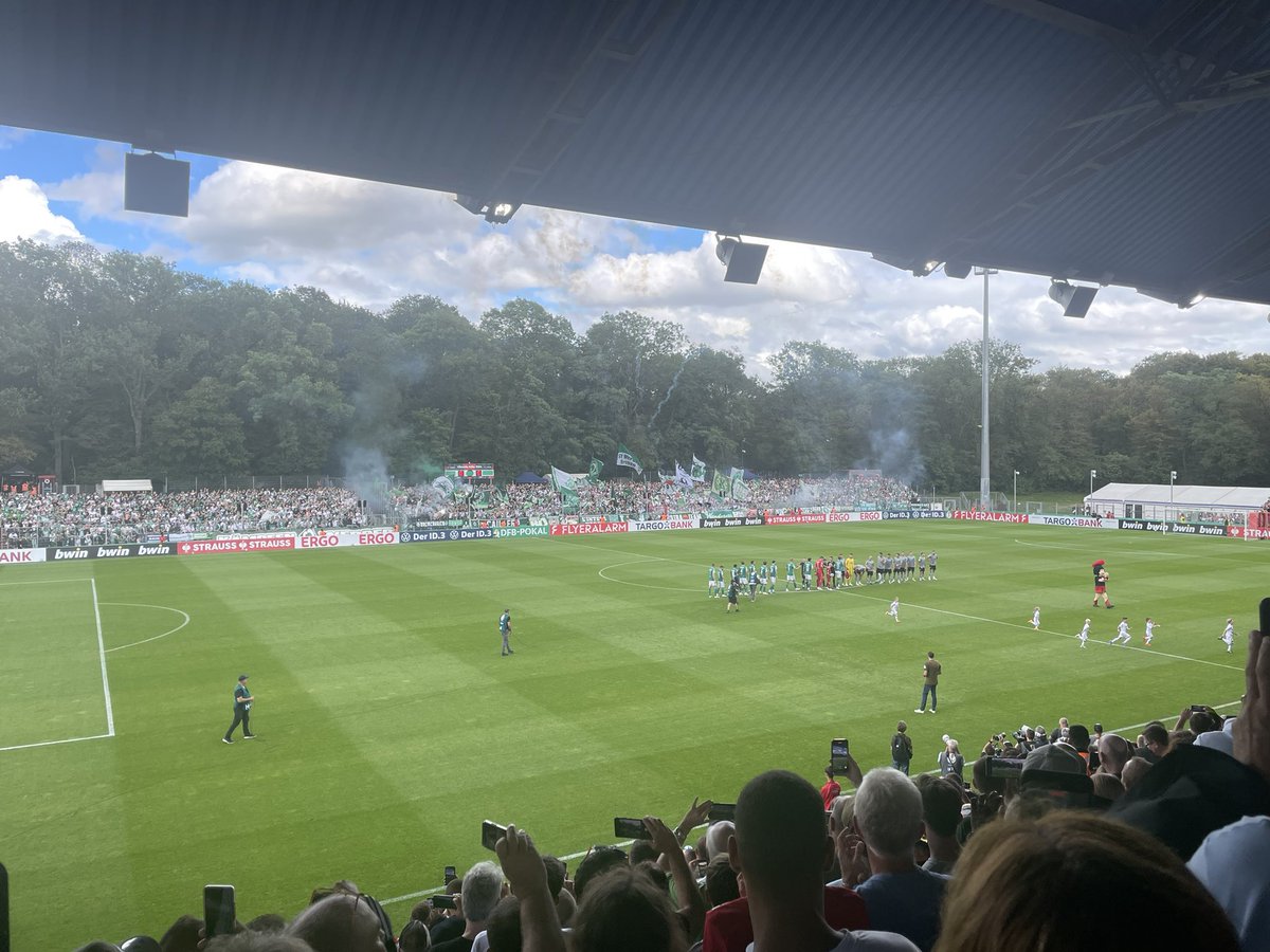pascalzahn's tweet image. #Vussball in Rheinkultur!
#Viktoria Köln vs Werder Bremen