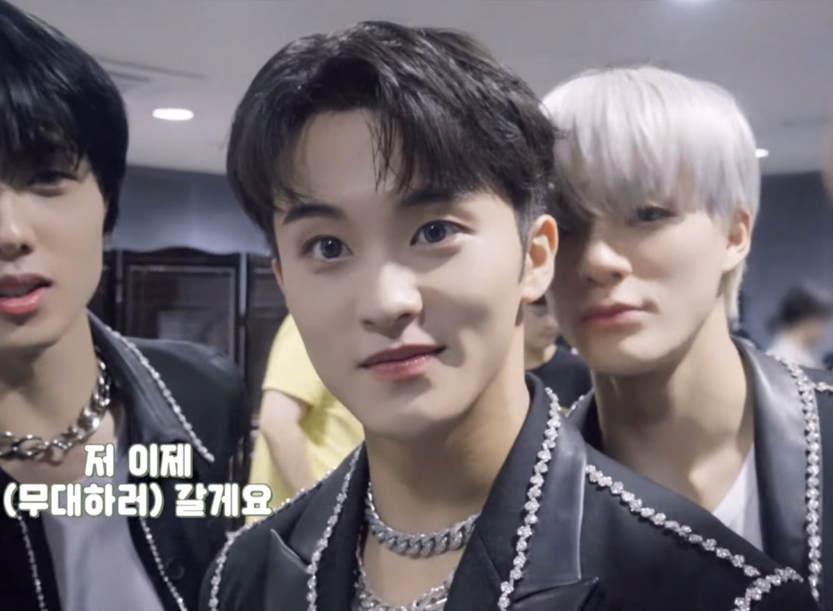 LOOKSMKL's tweet photo. pretty boy https://t.co/nZJHuJ3YHD