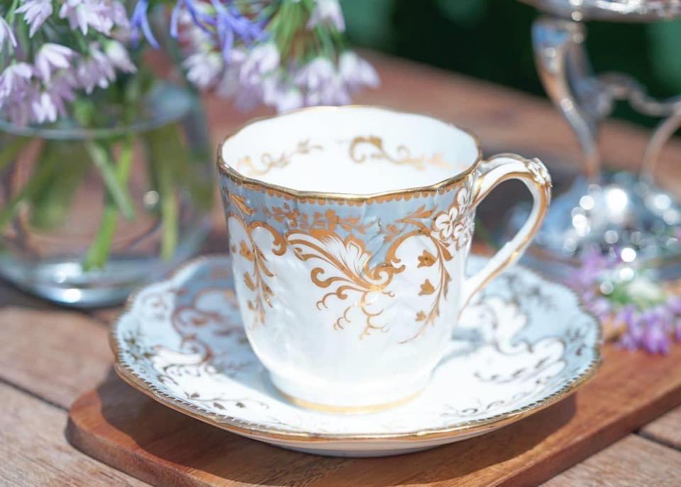 Do you use a teacup and saucer? ☕️

Tea Etiquette: If sat at a table, the proper manner to drink tea is to raise the tea cup, leaving the saucer on the table, and to place the cup back on the saucer between sips.
#AfternoonTeaWeek #TeaTime #AfternoonTea