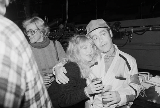 AmandaMorck's tweet photo. Elton John and Goldie Hawn at Studio 54 celebrating John's opening show at the Palladium, Oct. 18, 1979. https://t.co/PzXdAOmEZE
