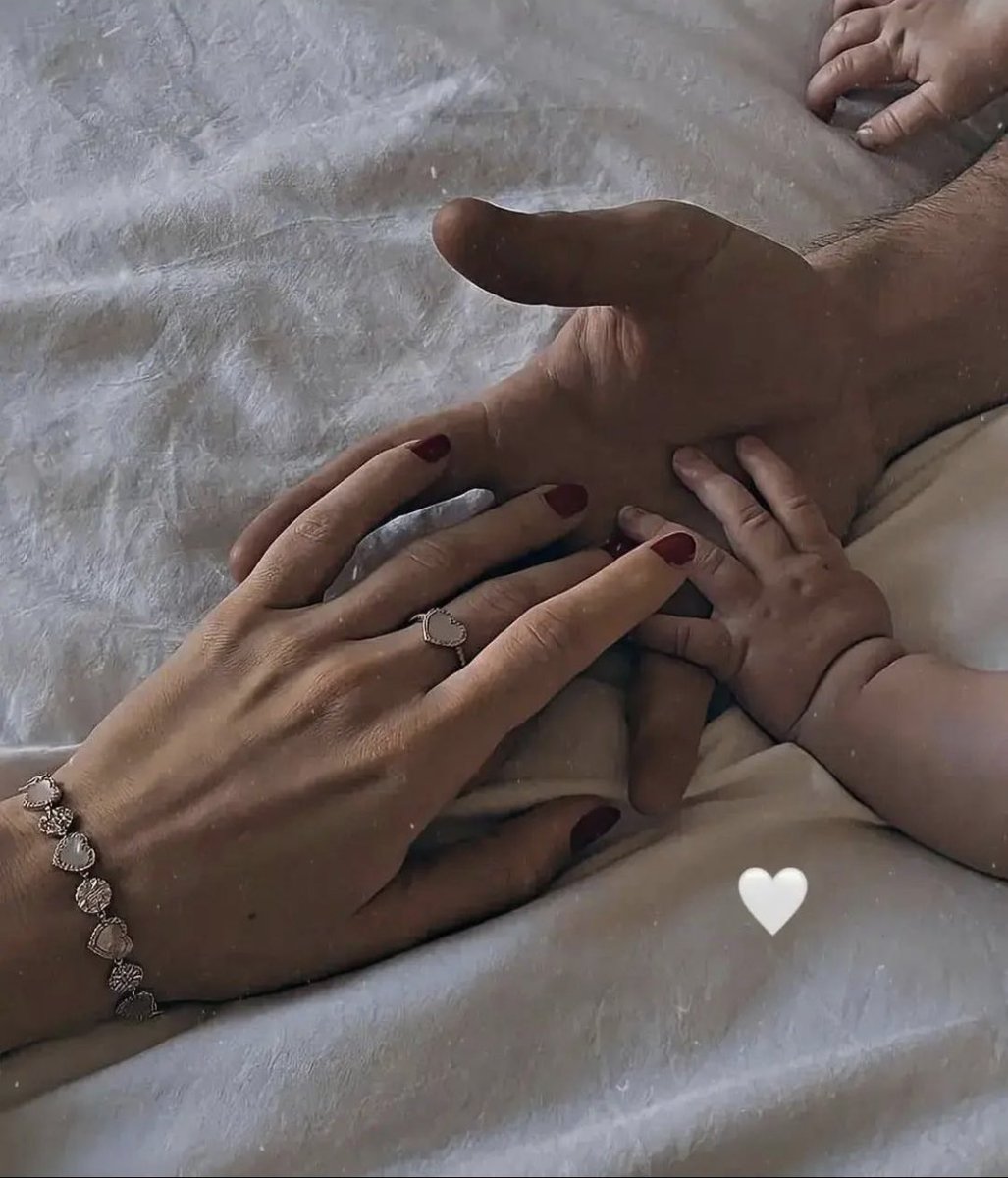 AFO5l's tweet image. 𝑂𝑛𝑒 𝑑𝑎𝑦 ♥️