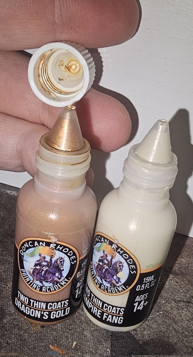 @stahly_top great video the #DuncanRhodes #TwoThinCoats Wave 2 Line. My FLG store has a rack and so far ive used two colors the Dragon Gold & Vampire Fang. 

I have the exact same issues with the leaking, and then blockage. The bottles almost require to be upright at all times.