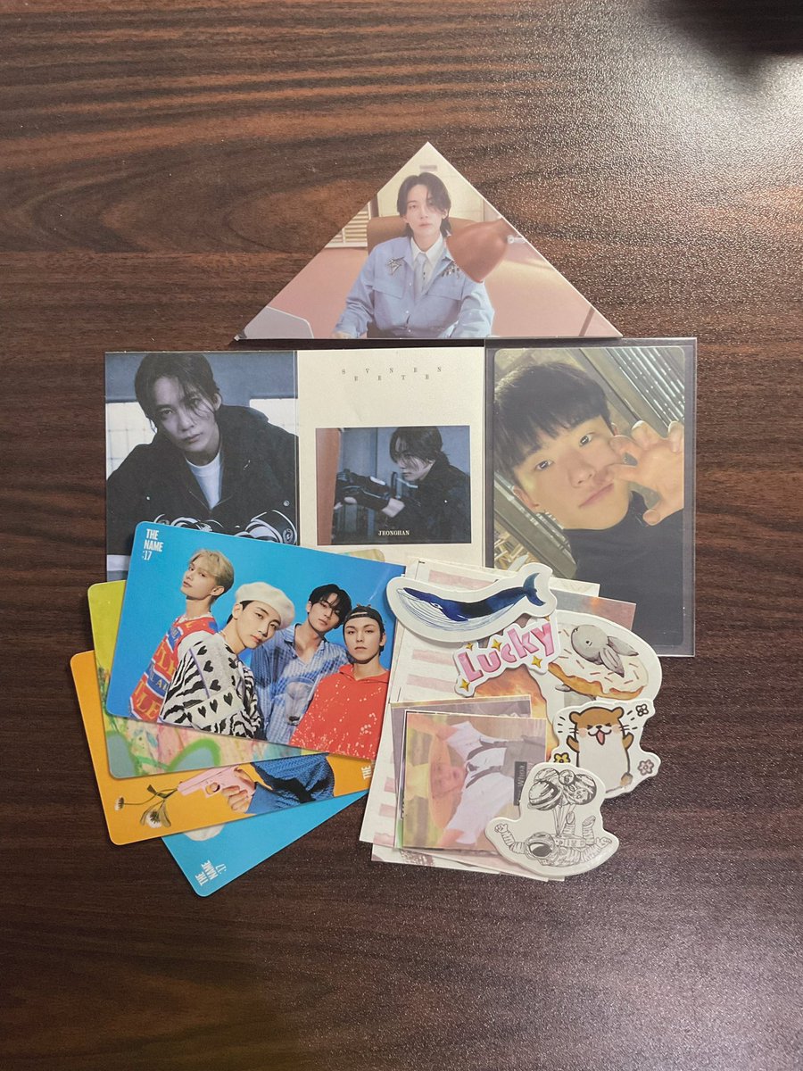 iamy00m's tweet photo. hello po @wo0zibap 

[💌] happy mail already came home! no plans of buying fml reg ver so i bought jh inclusions na lang for remembrance and hoshi its2 pc very qt !!! thank you for the cute and secure packaging alsoo for the freebies po ☺️ 

#woozibapty #iamhapimails https://t.co/8bHK5PKZpm