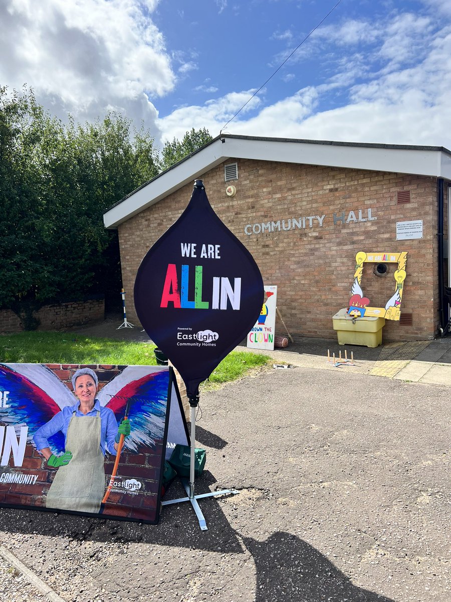 People of Witham! We are BBQ-ing up a storm down at #DengieClose

Come down to your <a href="/EastlightHomes/">Eastlight Community Homes</a> Alliance meeting - here today at Dengie Hall 2-4pm to eat and discuss parking!