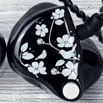 winterlyblooms's tweet photo. yoongi beautifying all of his musical tools with images of blooming flowers, flying birds and butterflies and d-day being an album about liberation https://t.co/okkr1ib6rG