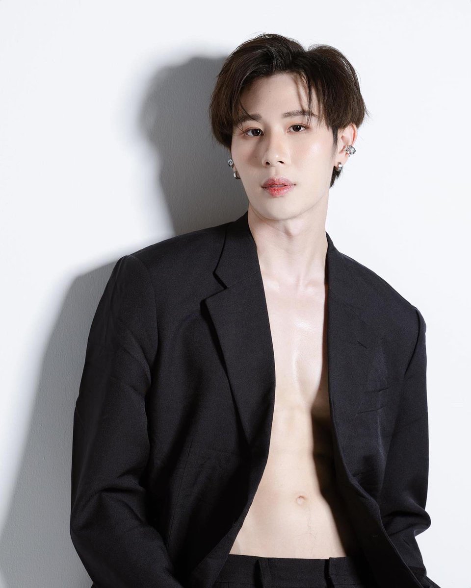 wtnut1's tweet photo. วันนึงคงจะเป็นวันของเรา :) https://t.co/v6PzLtET60