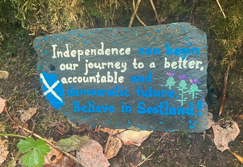 YesLinwood's tweet photo. Stall, Leaflets and Stones today in Linwood for @BelieveInScot #DayofAction :-) https://t.co/wJfczyRN7h