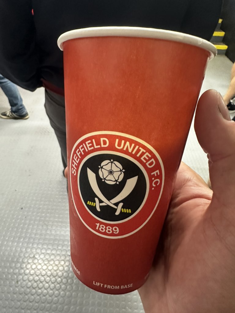 Toddies7's tweet photo. Premiership Pint 🙃 https://t.co/yc0UJldGiJ