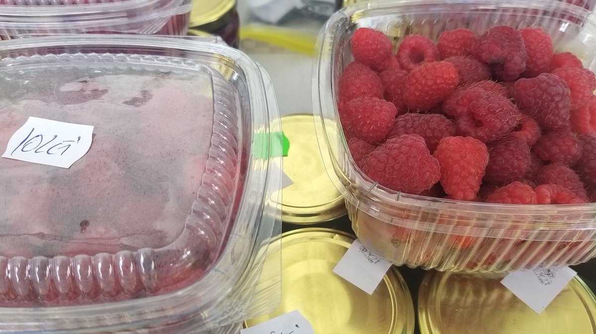 daria_pirvu's tweet photo. 🌳"Grădina cu de toate" din #Veseud @hartibaci livrează prin curierat şi in străinătate! Ultima aromă descoperită: dulceață de agrişi şi de ardei iute 🌶
Familia Bârsan: +40 728 149 610 https://t.co/afZoMd73Xo