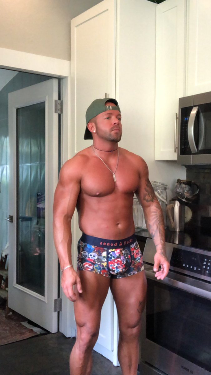 Kingpayton3's tweet photo. I like a little thickness wbu? 😈

#onlyfans 

https://t.co/TNEkTw7NSs https://t.co/3AHYYHc9rX