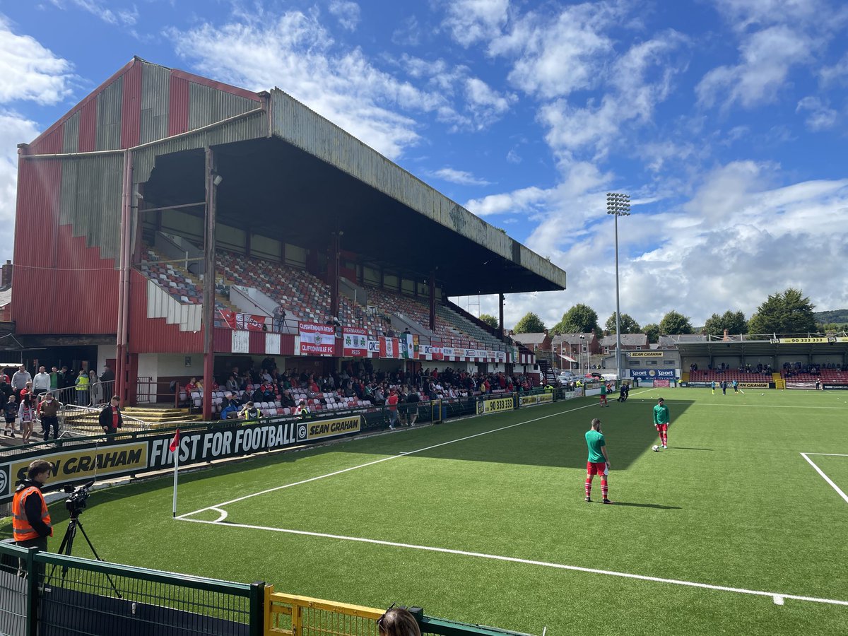 conordaly1888's tweet photo. You Reds 🔴⚪️ https://t.co/vMHNCBOXMd