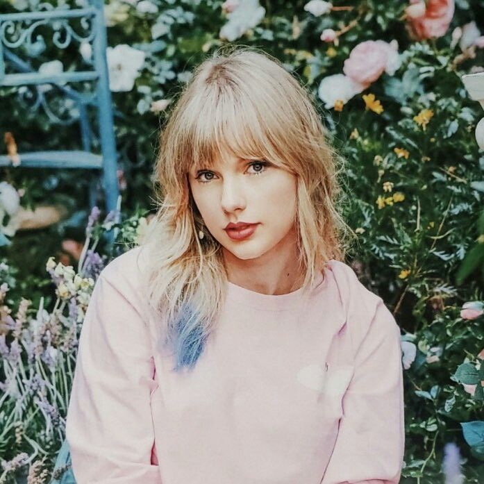 taylorswiftbr's tweet photo. ‼️ De acordo com previsões INICIAIS, a música "Cruel Summer" está prevista para alcançar o TOPO da Billboard Hot 100 na próxima semana!

A margem para o segundo lugar é de apenas UM PONTO. https://t.co/3XM0yqzrqH