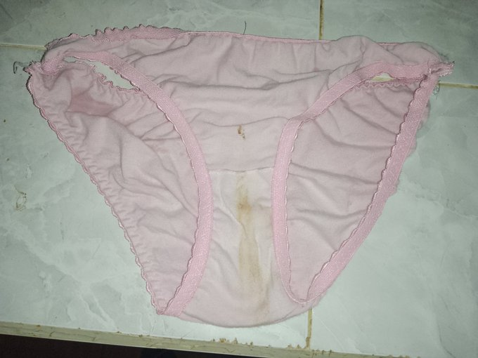 morenolima3's tweet photo. seguidor nos envia este rico aporte de los calzones de su hijastra rt envien sus aportes al privado https://t.co/cBRahgE1CQ