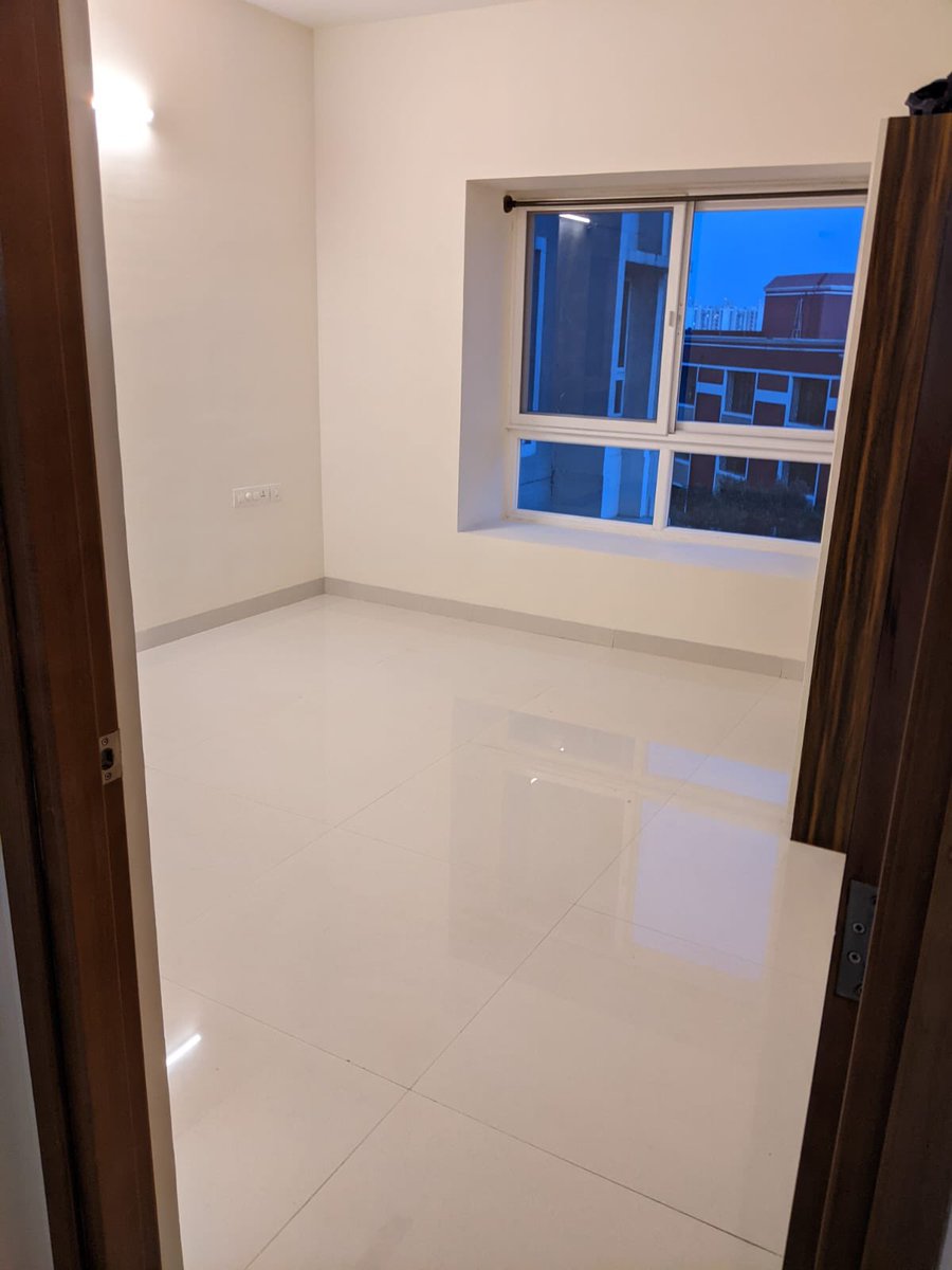 bansod07's tweet photo. Looking for 3rd Flatmate for a spacious &amp; furnished 3BHK in Divyasree Republic of Whitefield. Society has all the amenities including Gym, sport courts, Mini theatre, swimming pool etc. Rent:19k+maintenance, please DM or comment for more details. @BangaloreRoomi @fmrbangalore https://t.co/zhXEIJMhrb
