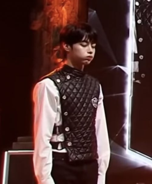 myserotoninhubi's tweet image. This has always been Hanbin’s way of stopping himself from crying. 

But this time, Hanbin’s tears are because of happiness ❤️