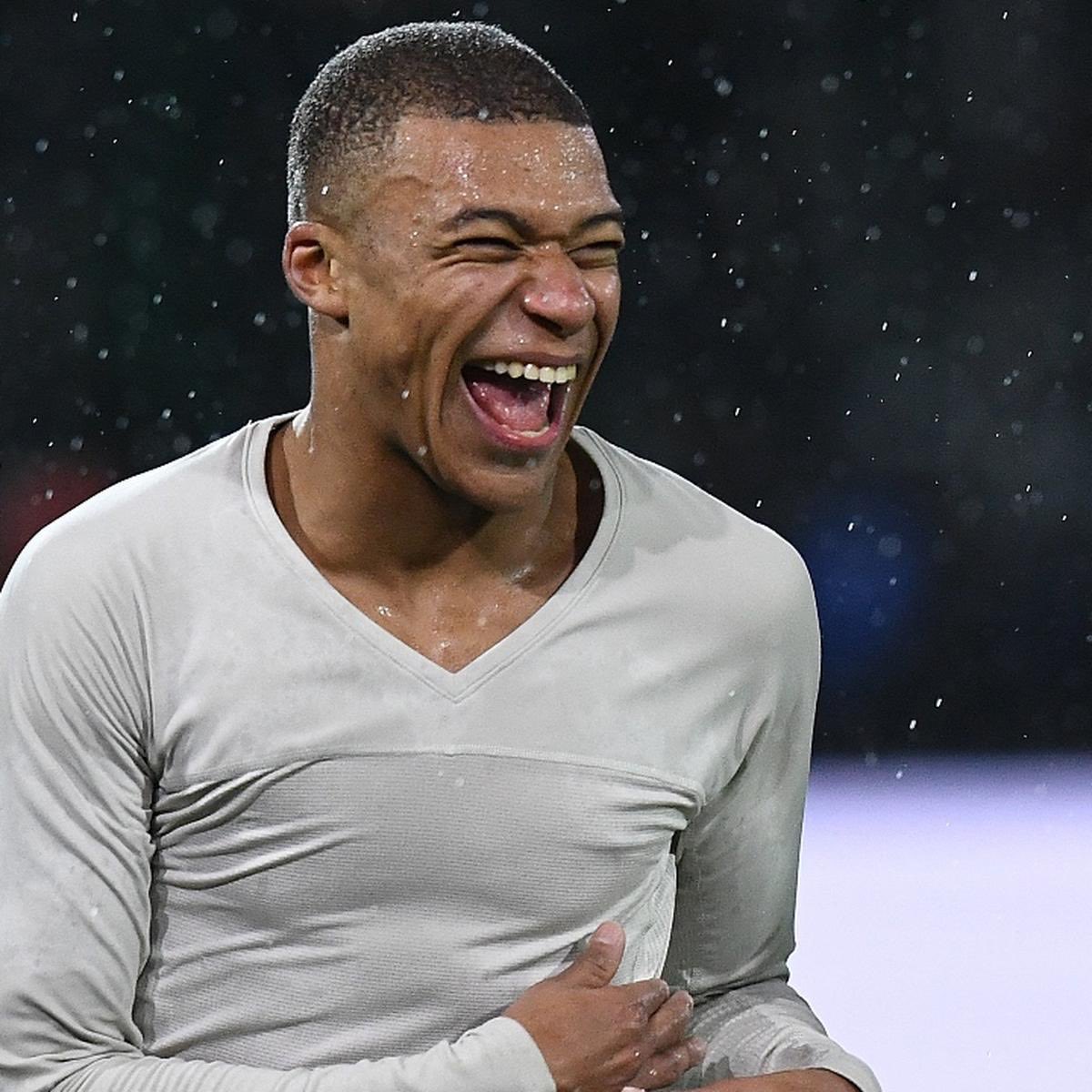 MundoDespectivo's tweet photo. 🚨 #ULTIMAHORA 🚨

💥Kylian Mbappe finalmente se queda fuera de la convocatoria del Athletic - Real Madrid. https://t.co/ygd77uiCbD
