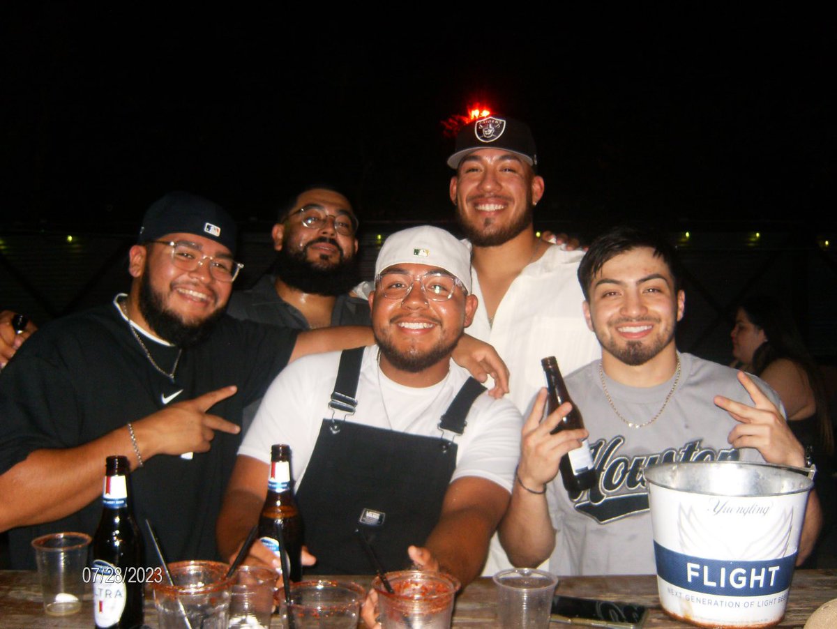 ccampos09's tweet photo. It was all a blur https://t.co/0Eu3ISvXLZ